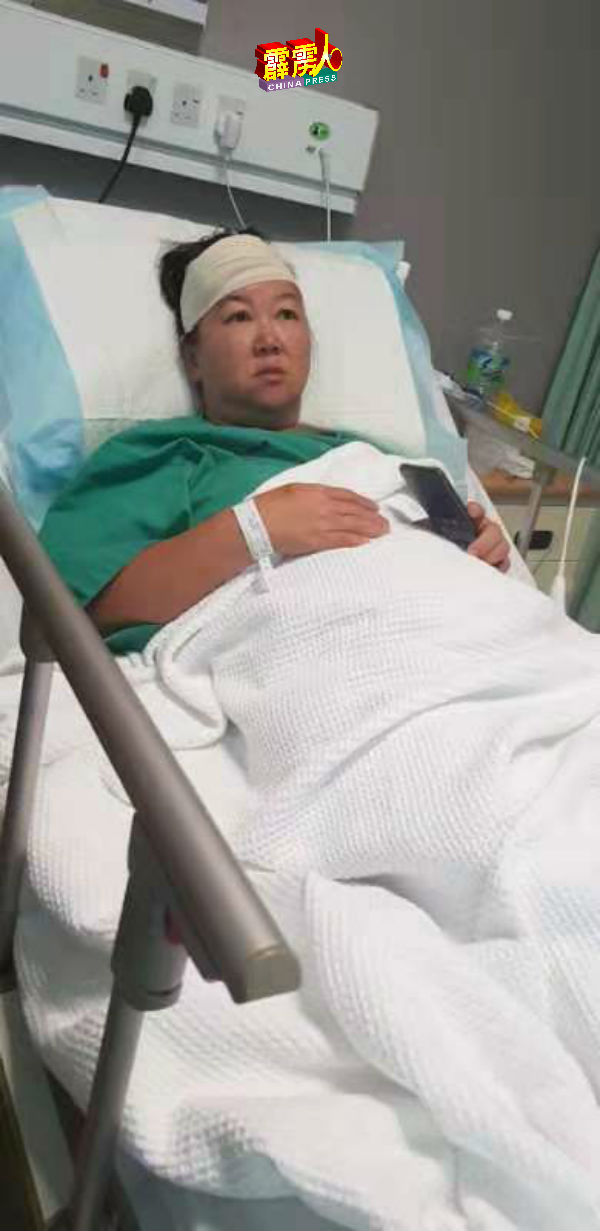 林素心头部被屋瓦击中，所幸没性命危险，但需留院治疗。