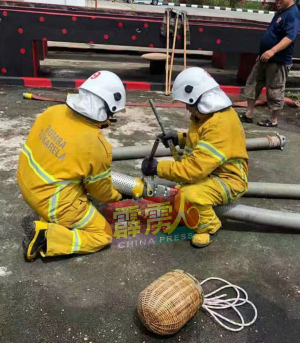 兵如港自愿消防队不时都会进行训练，提升拯救技术。（受访者提供）