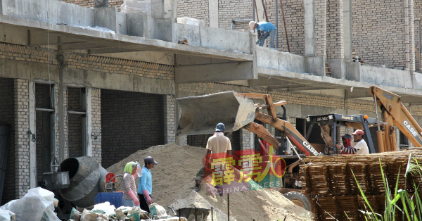 业者认为，一旦外劳获大马建筑工业发展局认証，除了使 业者成本增加之外，也影响国人的就业机会。（档案照）