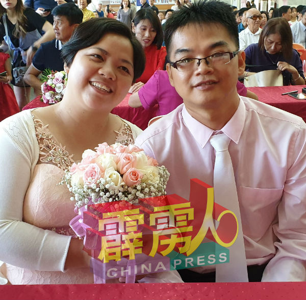 蔡子成及黄雅贞。