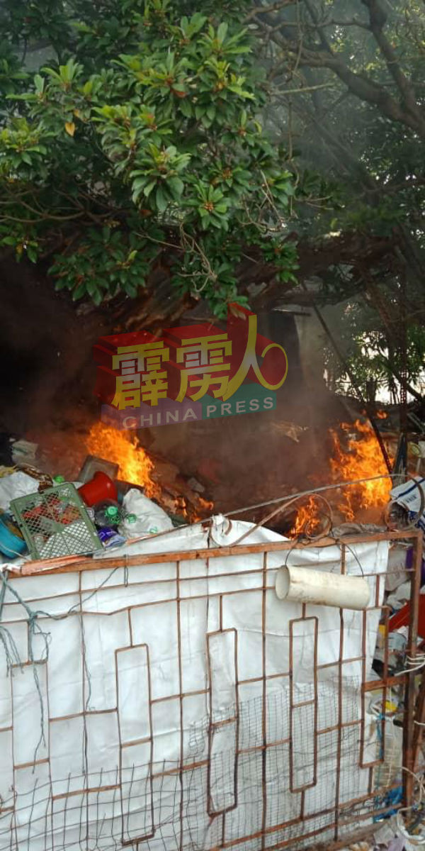 沙田园一民灾发生小火患，造成2名华妇受困幸及时被救出。
