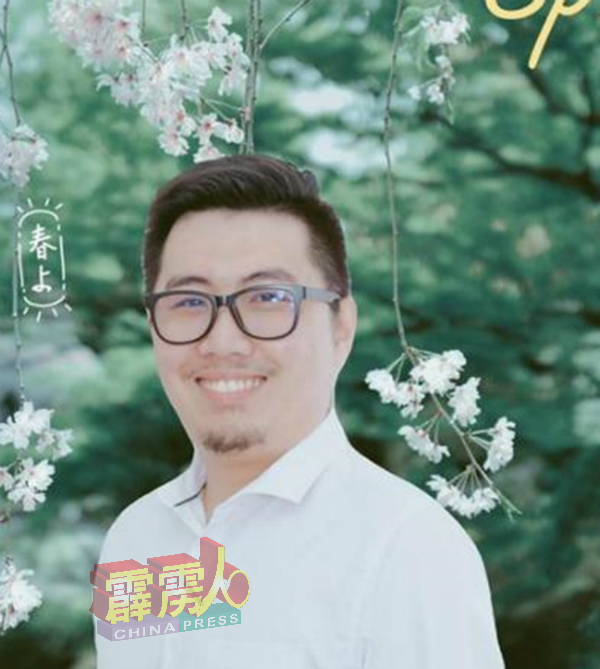 狮尾村委会主席李羿昊