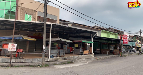 行动管制期间的前2天内,十八丁大多数咖啡店都关店没营业,街道上冷清清。