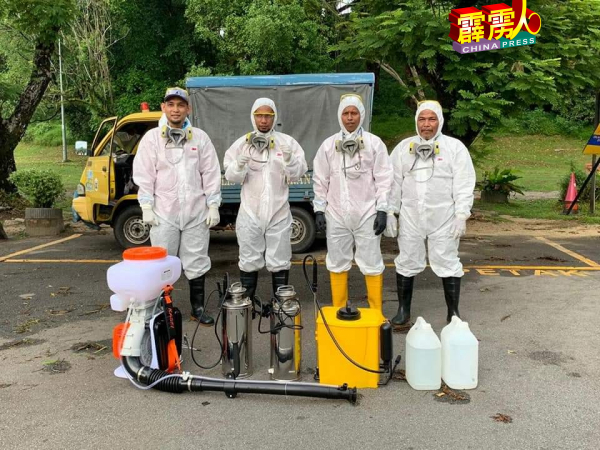 太平市议会开始出动抗疫队,展开10天的消毒工作。