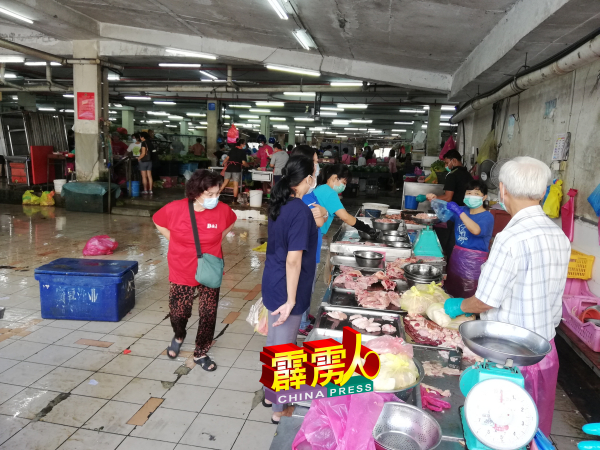少部分鸡贩选择停业，暂时休息。