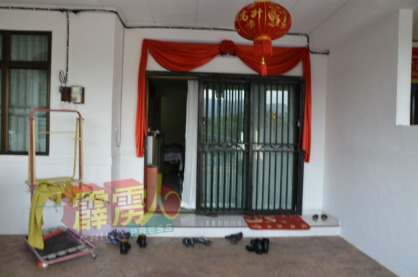 和丰丰利园一民宅摆空城,贼徒趁虚而入偷窃。
