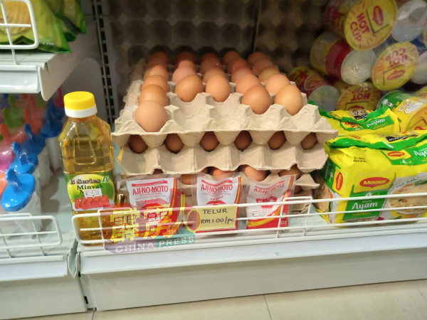 九洞某商店被发现以高价售卖鸡蛋,一粒1令吉而遭到投诉。