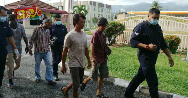和丰两名华裔建筑工人于本3日被指为充飢才出门钓鱼,违返行动管制令,因没钱而选择坐牢后,判各监禁3个月,引起关注。(档案照)