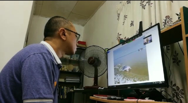 吴声强在管制令期间主导5场线上导览,让参与者通过线上直播“参观”太平景点。