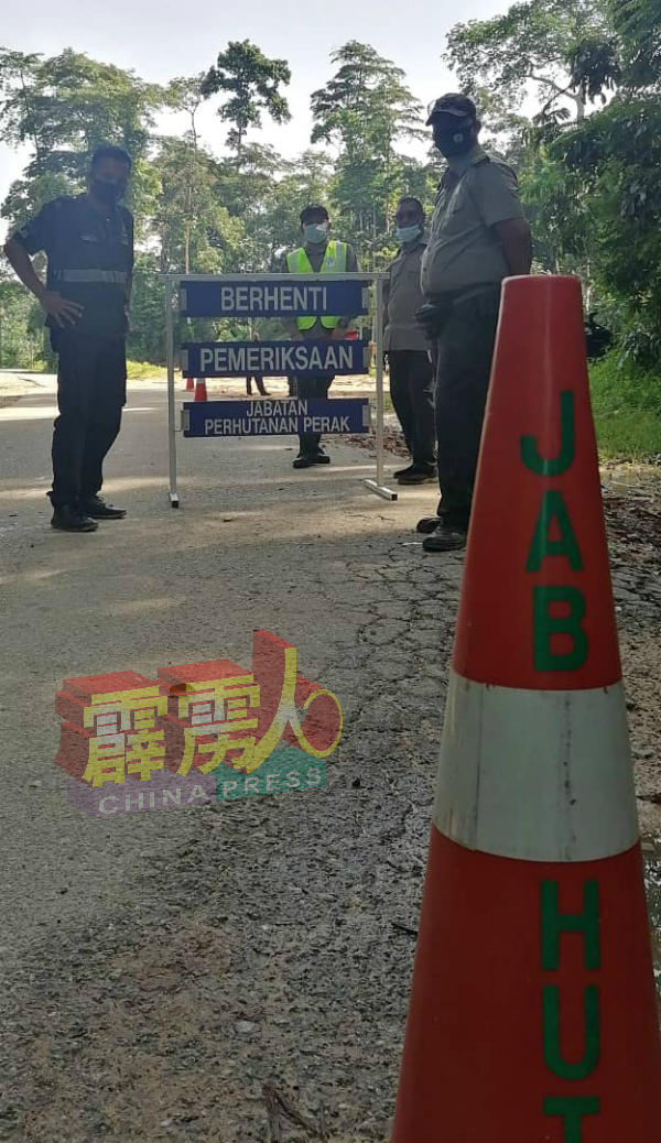 执法人员严密把关,确保无人闯入森林保留区作非法勾当。