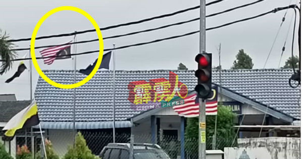 新邦尼马警局发生警员无意将国旗倒挂事件。