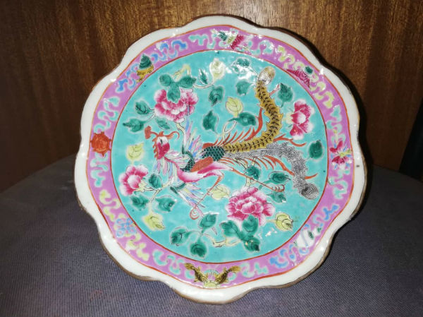 欧女士收集的娘惹碟，画工精美。