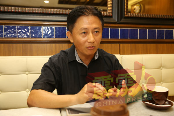 梁智伟:市县议员在地方政府政策方面,也要做好把关的工作。