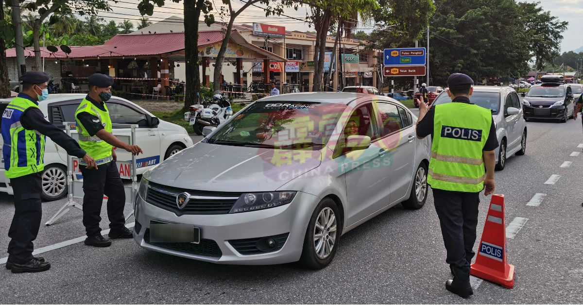 曼绒交警、陆路交通局及曼绒市议会，联手展开的“取缔道路流氓／飙车族行动”。