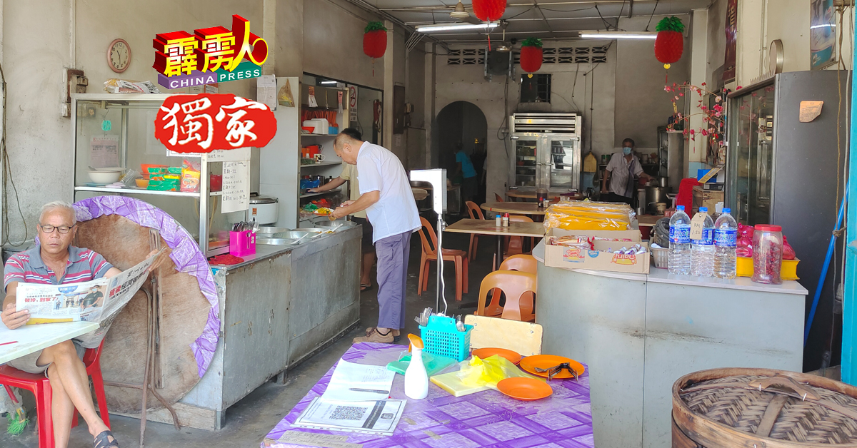 硝山传出确诊事件后，硝山大街商店，会比平日冷清。