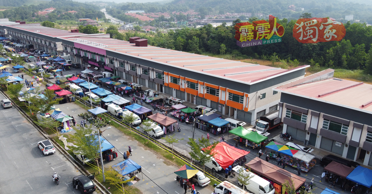 江沙週六农市集于今年6月迁往江沙新市镇宝巾山顶，岂料不到半年时间，再度搬迁。
