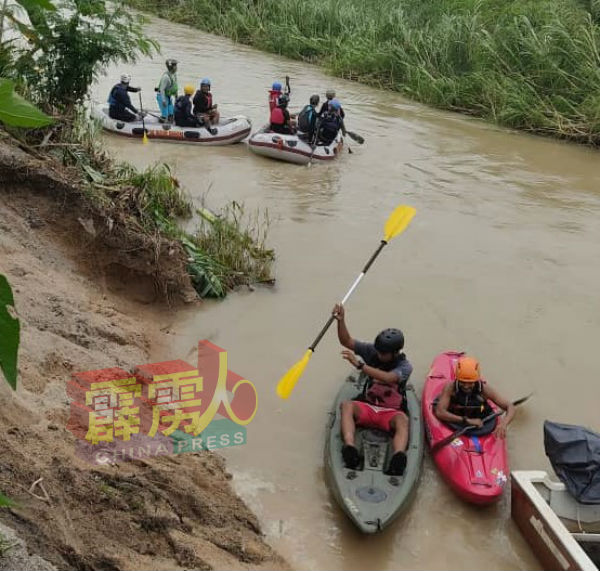 男子遗体于周四下午于拿乞河被金宝Kamparado激流泛舟组织寻获。 (消拯局供)