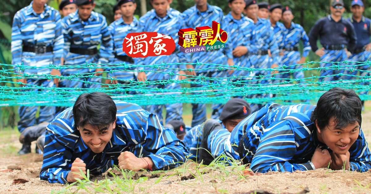 许多家长认为，国民服务计划有助青少年自律及成长，期待重启。（档案照）