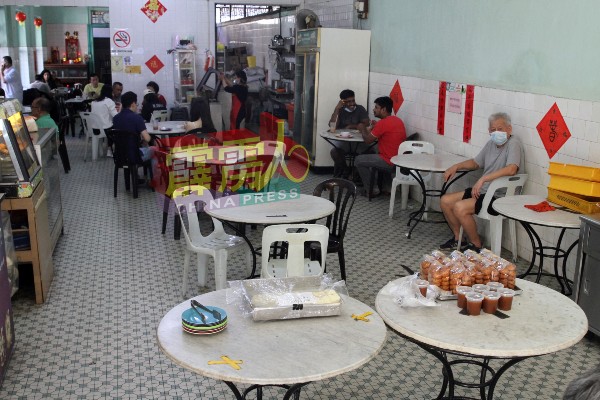 上近打副县重启行动管制令前夕，市内的饮食店并未出现大批用餐的人潮。