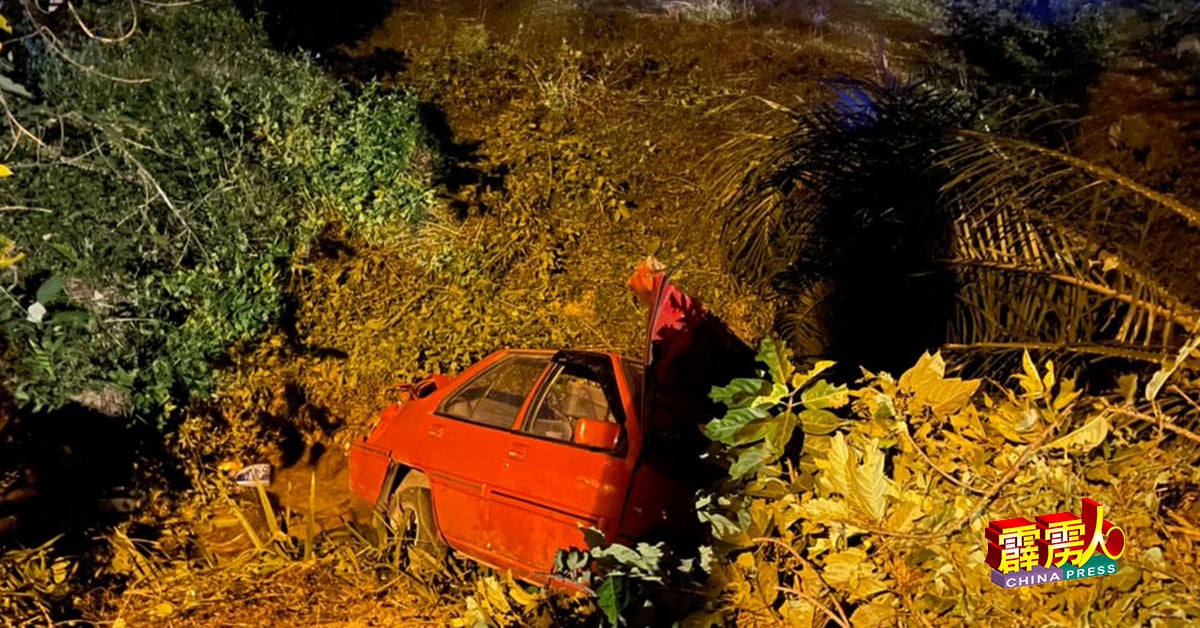 宝腾依丝华拉轿车与休旅车迎面撞后，失控撞下路旁草丛，导致西华巴兰死亡。