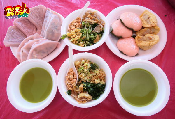 河婆擂茶丶酿豆腐及菜粄，都是双溪古月着名的地方美食。