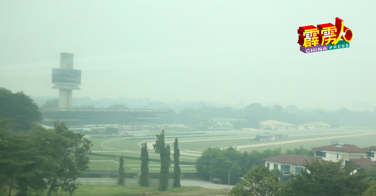 怡保的上空明显能看出烟霾笼罩。
