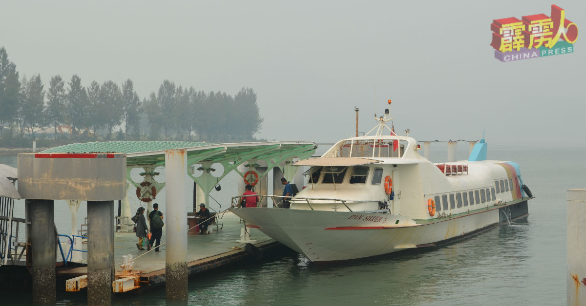 烟霾未影响往返红土坎、玛丽娜名胜岛及邦咯岛的载客渡轮服务。
