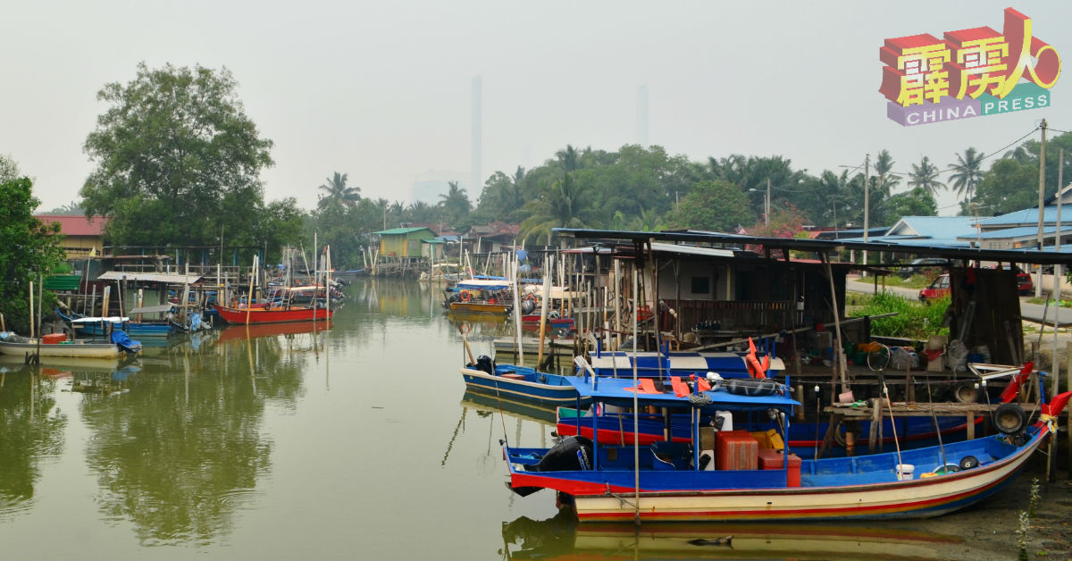 直落鲁比雅传统马来渔村内，大部分渔民暂不出海作业。