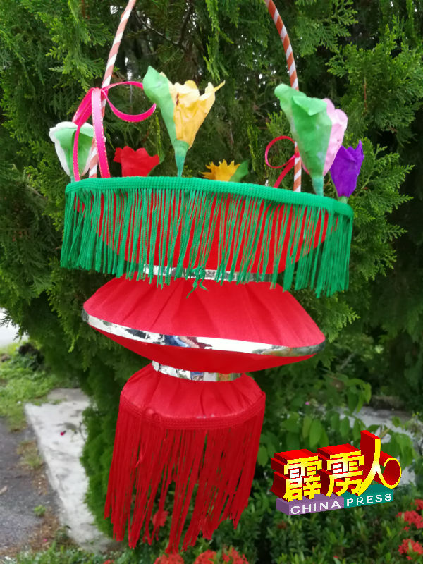 花篮灯笼流传迄今，已有百年历史。