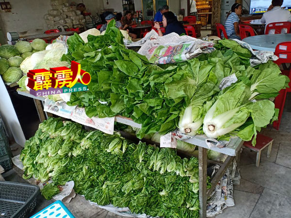 东天宫获善信提供蔬菜，作供应免费素食用途。