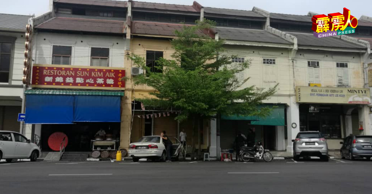 华林市大街一间老店屋（黄色），一星期内被破门行窃4次。