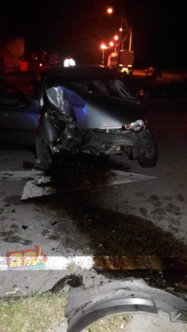 少女的轿车在肇祸后，毁不成形，她也当场伤重毙命车内。
