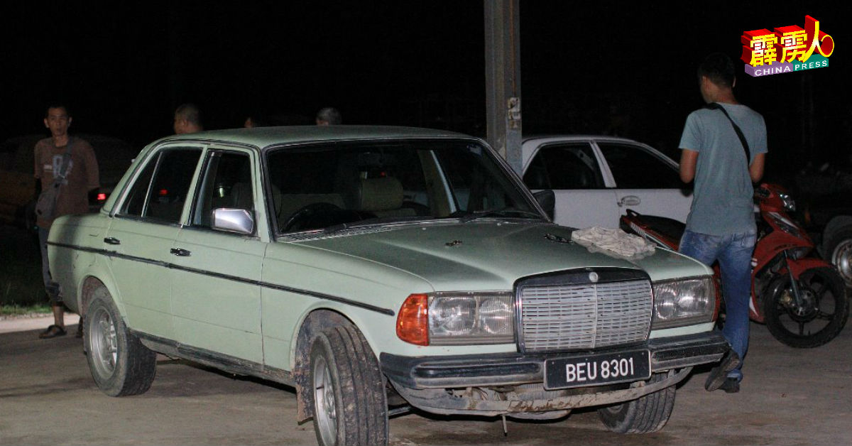李华胜生前驾驶的旧款马赛地房车仍留在车厂内。