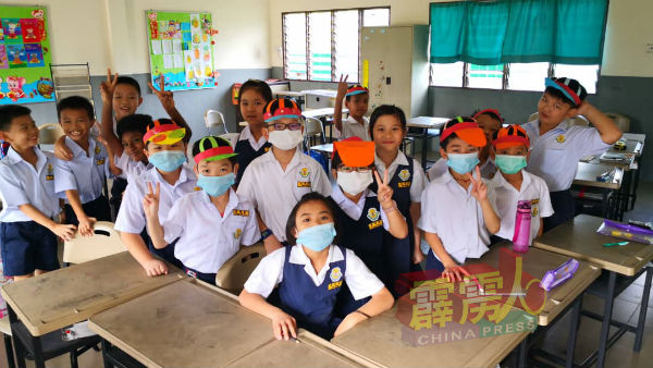 自事件被报导后，喜州华小的出席率略减，但戴口罩的学生有所增加。