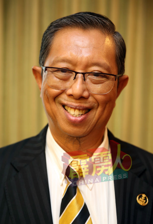 霹雳州行政议员拿督斯里莫哈末尼查