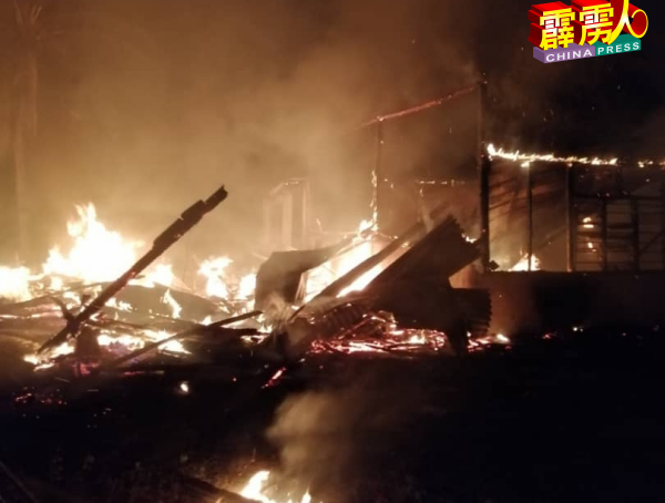甘榜屋周二凌晨大火，酿成3尸4命悲剧。