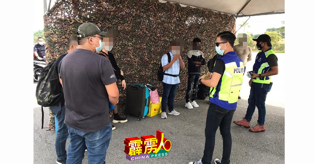 5名外劳从槟城乘搭长巴前往吉隆坡途中，被警方截查时发现没证件被逮捕！