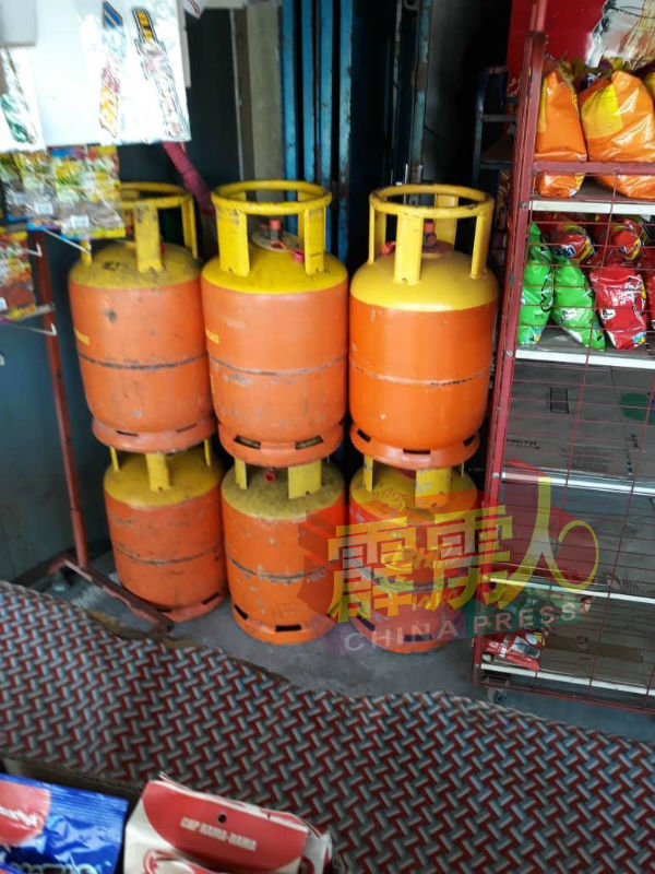 杂货商没有为店内售卖的14公斤液化石油气置放价格牌而遭取缔。