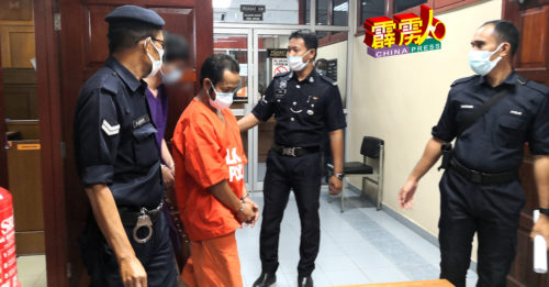 男子3度乱伦继女 其中1次还搞“车震”