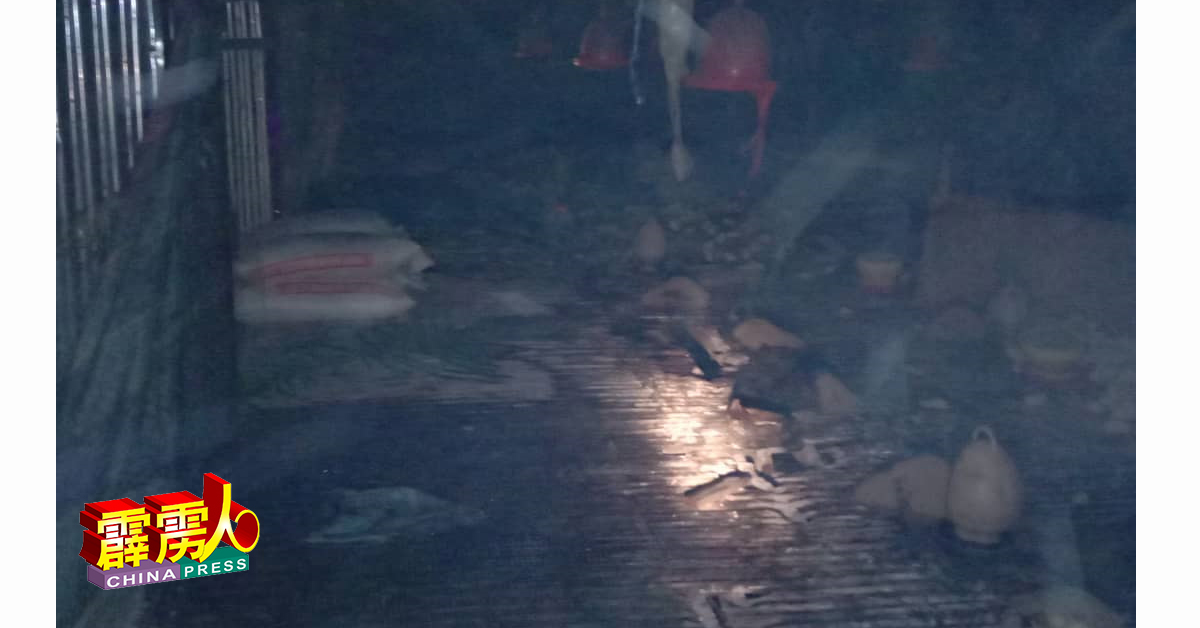 实兆远章吉美兰帝新村一个农场的鸡寮，于週四凌晨失火。