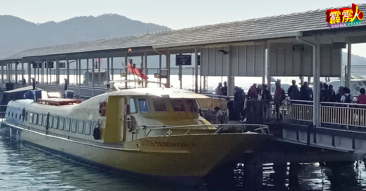 红土坎往码头往返邦咯岛码头渡轮，再增2班次。