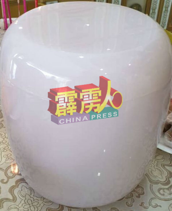 颜色娇嫩的粉晶琉璃瓮，受到新生代青睐。