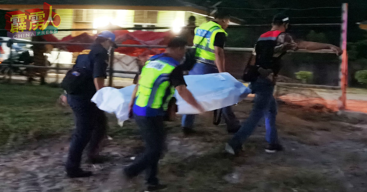 警方将依马努拉的尸体送至斯里曼绒医院。