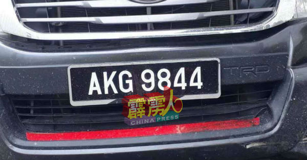 华裔园主被抢走的丰田HILUX四驱车。