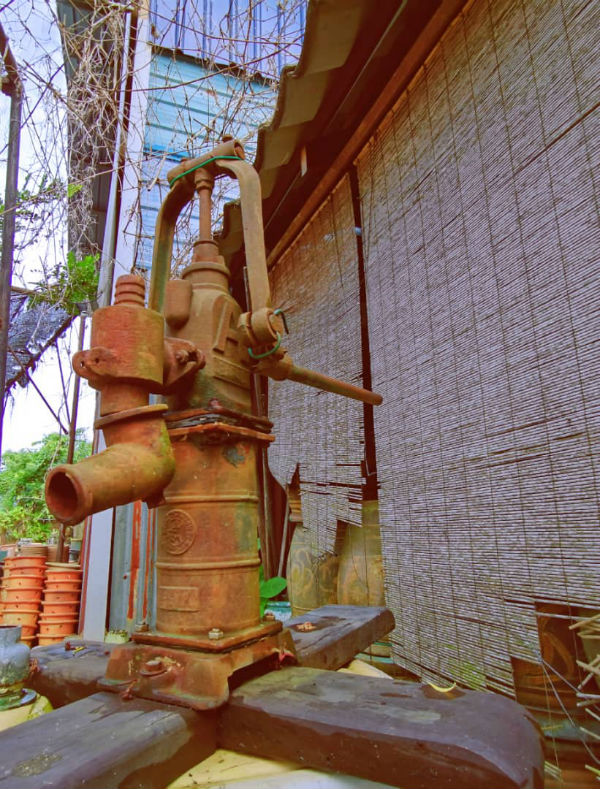 古早时的水泵，是家家户户经常使用的民间物品。