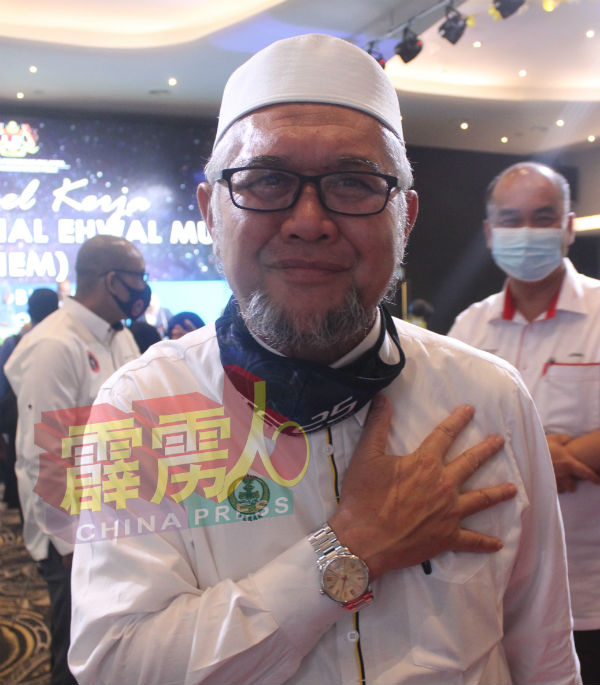 拉兹曼呼吁各造应以My Salam Perak新常态问候方式，取代握手等肢体接触的打招呼。