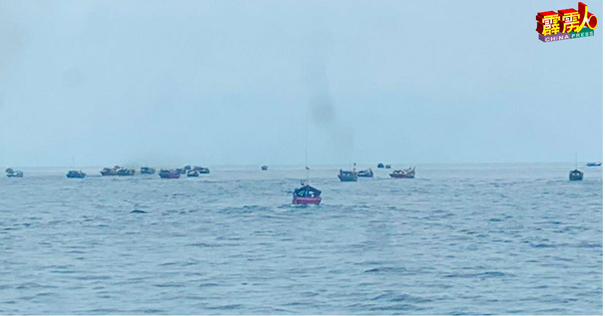 40艘印尼渔船入侵霹雳州半路屿海域遭驱逐！
