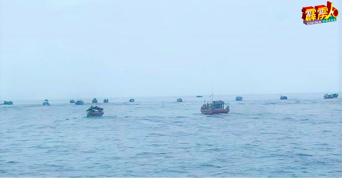 良好天气、霹雳州的地理位置及丰富的海洋资源，是造成越来越多印尼渔船入侵我国海域的主因。