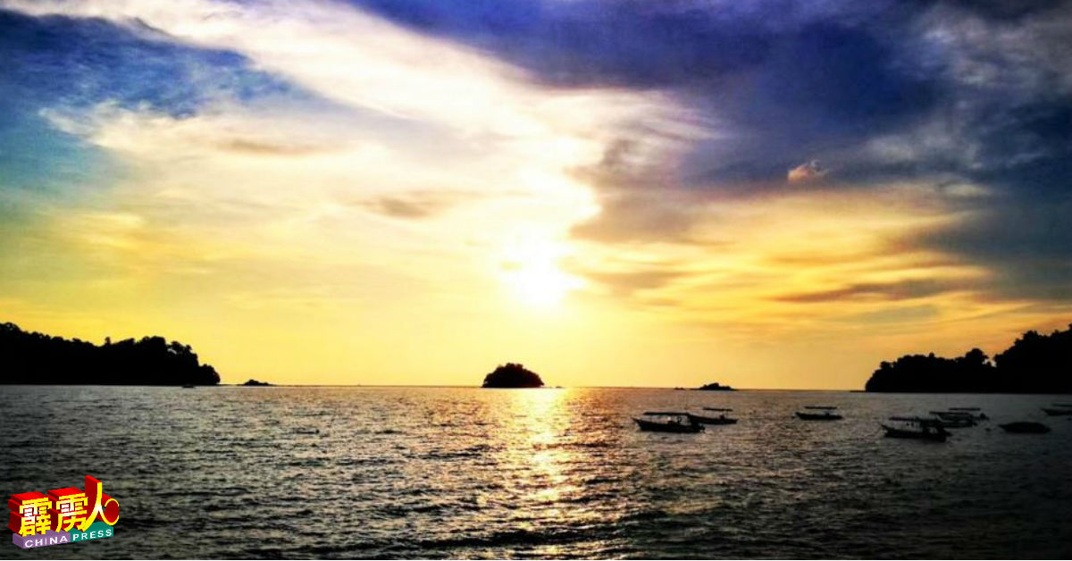 邦咯岛民均认为，邦咯后海滩拥有美丽的自然海景，尤其是欣赏黄昏的理想去处。（岛民提供）