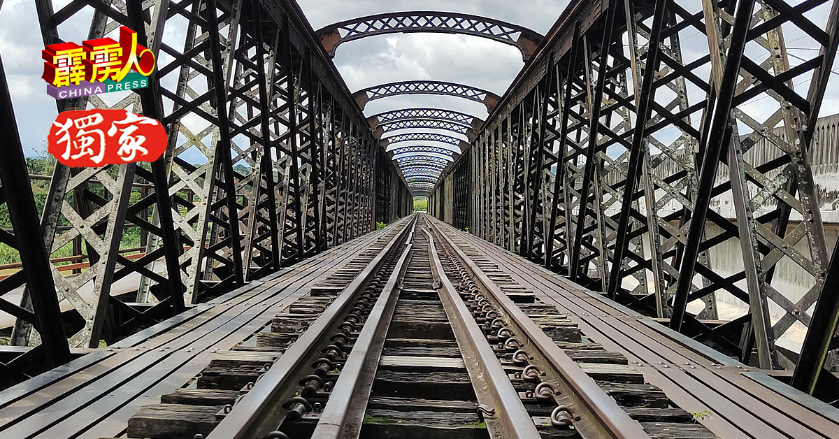 横跨霹雳河的维多利亚桥是全马最早的火车桥，至今有123年历史，也是国内最夯的打卡点之一。
